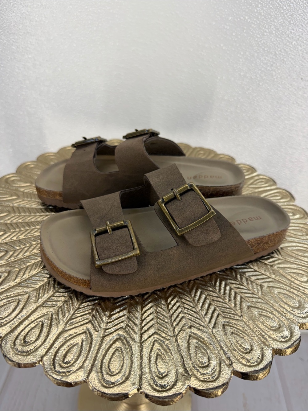 Madden‎ Girl Youth Size 2 Brown Double Buckle Slide Sandals Comfort